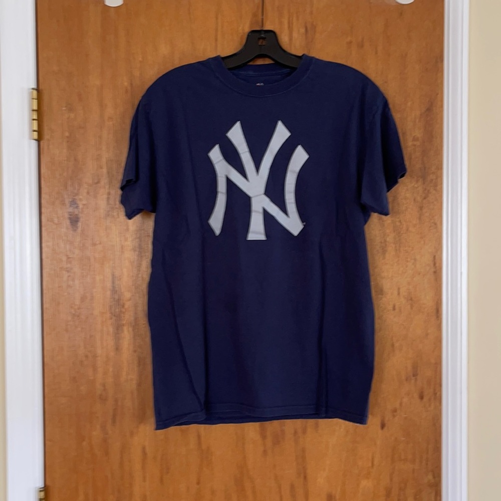 Men’s New York Yankees Official Majestic Tshirt